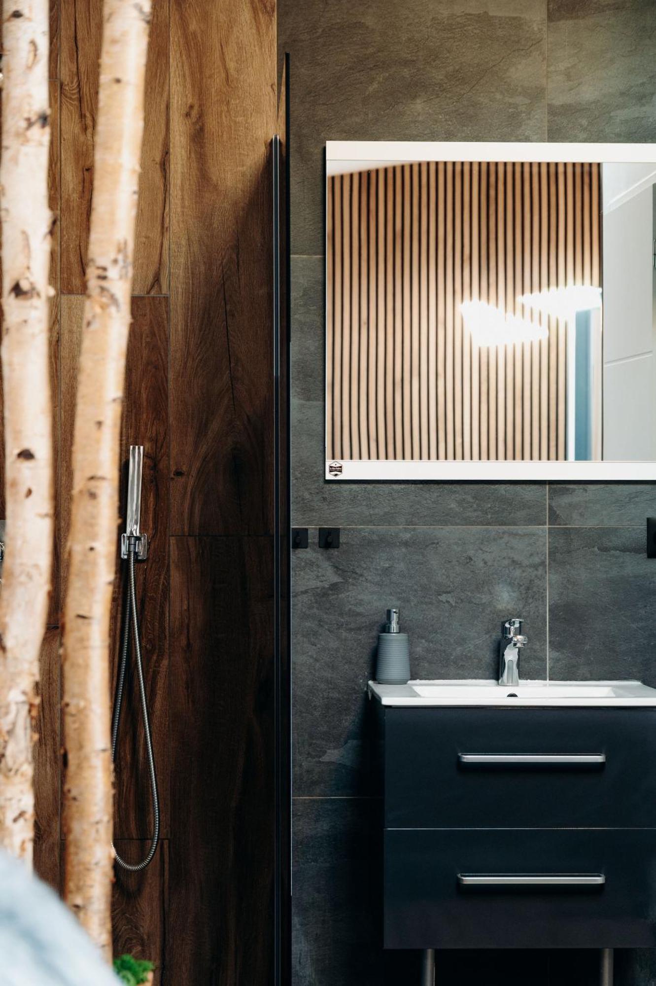 La Villa D'Helene 2 - Chambres D'Hotes Bnb Et Appartements - Клюз Екстер'єр фото