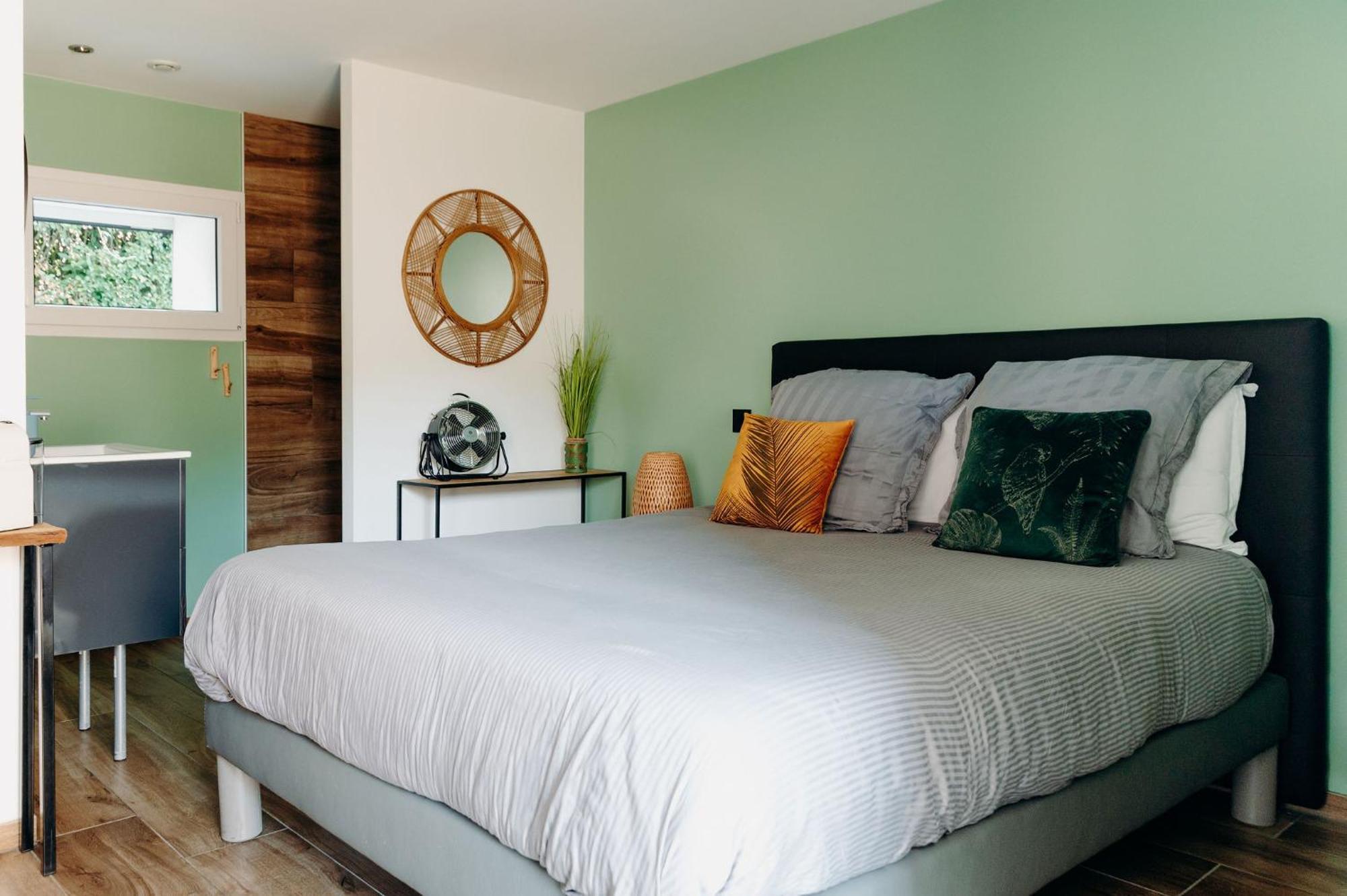 La Villa D'Helene 2 - Chambres D'Hotes Bnb Et Appartements - Клюз Екстер'єр фото